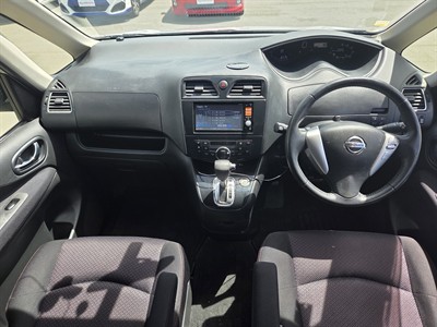 2013 Nissan Serena - Thumbnail