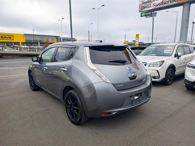 2016 Nissan LEAF - Thumbnail