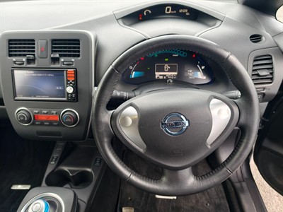 2016 Nissan LEAF - Thumbnail