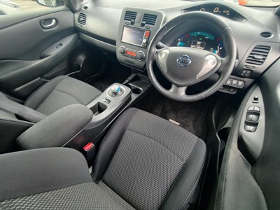 2016 Nissan LEAF - Thumbnail