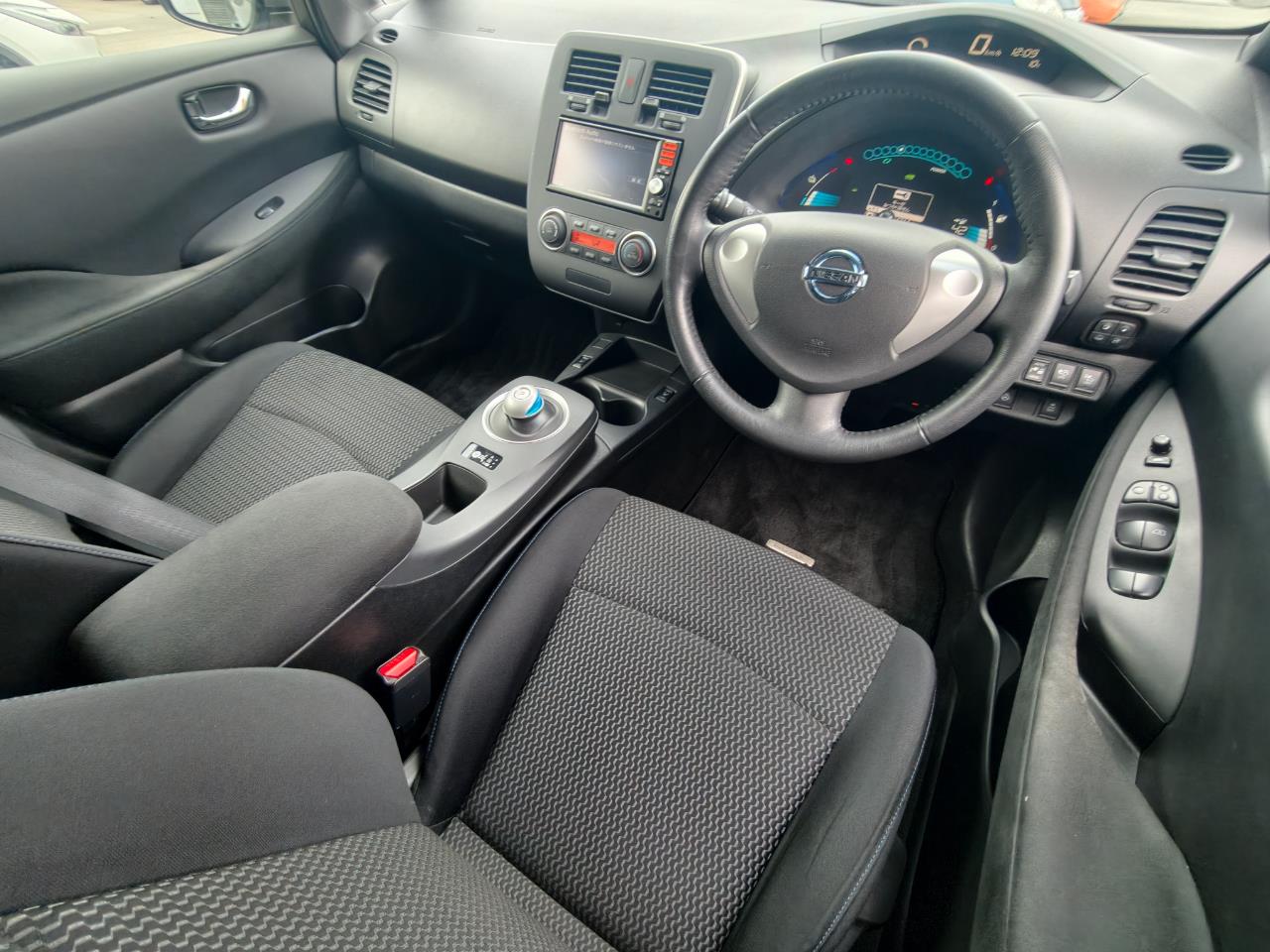 2016 Nissan LEAF