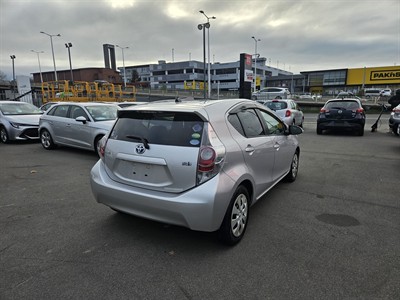 2012 Toyota Aqua - Thumbnail