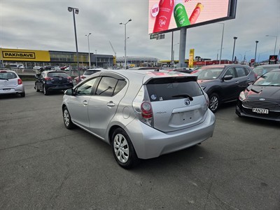 2012 Toyota Aqua - Thumbnail