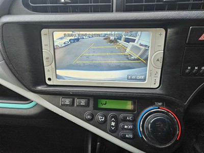 2012 Toyota Aqua - Thumbnail
