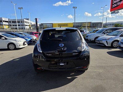 2016 Nissan LEAF - Thumbnail