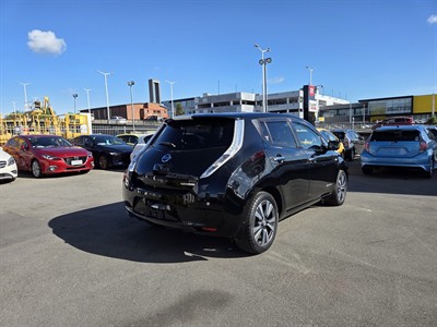 2016 Nissan LEAF - Thumbnail