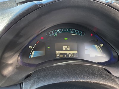 2016 Nissan LEAF - Thumbnail