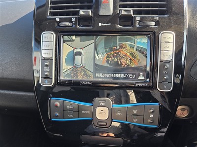 2016 Nissan LEAF - Thumbnail