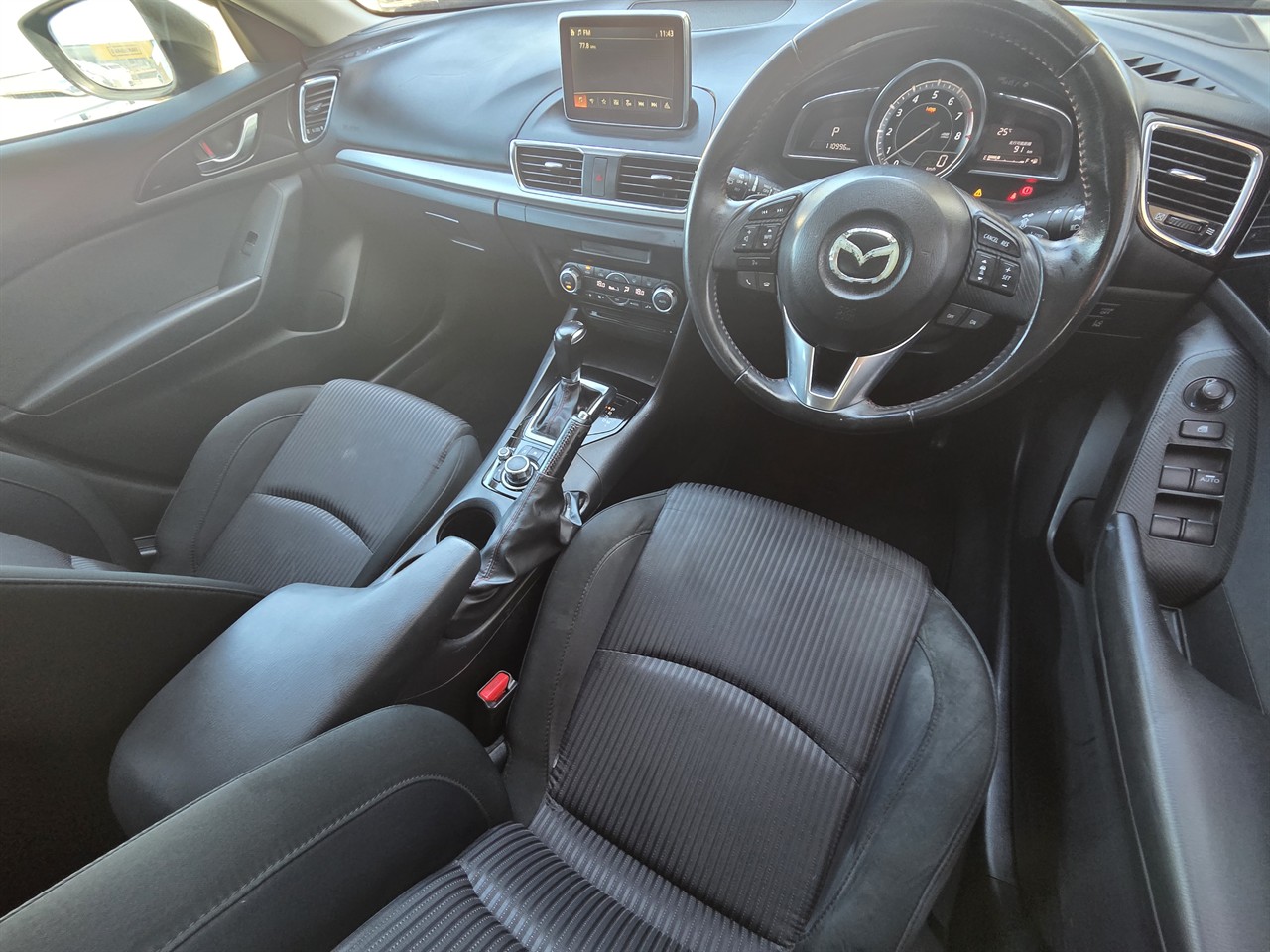 2015 Mazda AXELA