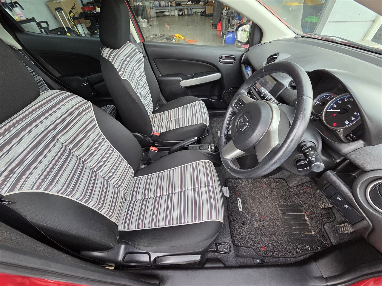 2013 Mazda Demio
