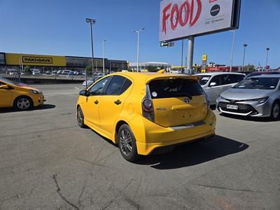 2012 Toyota Aqua - Thumbnail