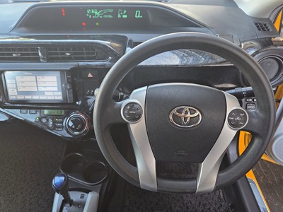 2012 Toyota Aqua - Thumbnail