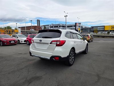 2015 Subaru OUTBACK - Thumbnail