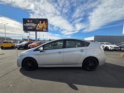 2013 Toyota Prius - Thumbnail