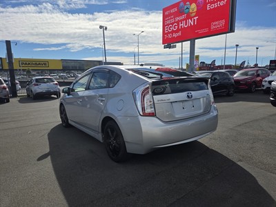 2013 Toyota Prius - Thumbnail