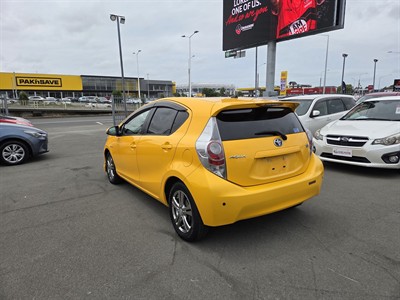 2012 Toyota Aqua - Thumbnail