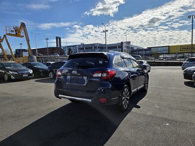 2015 Subaru OUTBACK - Thumbnail
