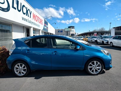 2012 Toyota Aqua - Thumbnail