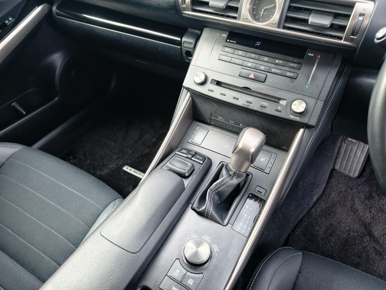 2014 Lexus IS300H