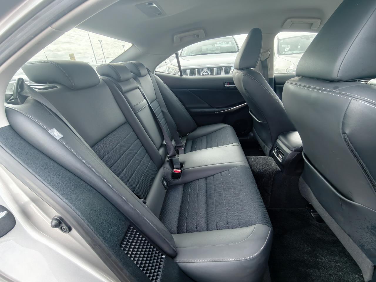 2014 Lexus IS300H