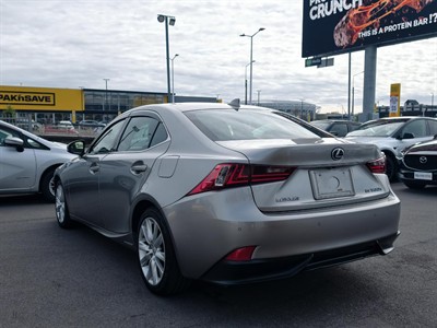 2014 Lexus IS300H - Thumbnail