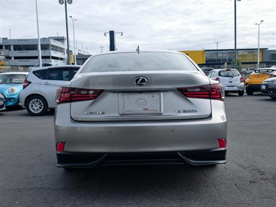 2014 Lexus IS300H - Thumbnail