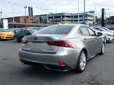 2014 Lexus IS300H - Thumbnail