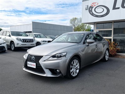 2014 Lexus IS300H - Thumbnail