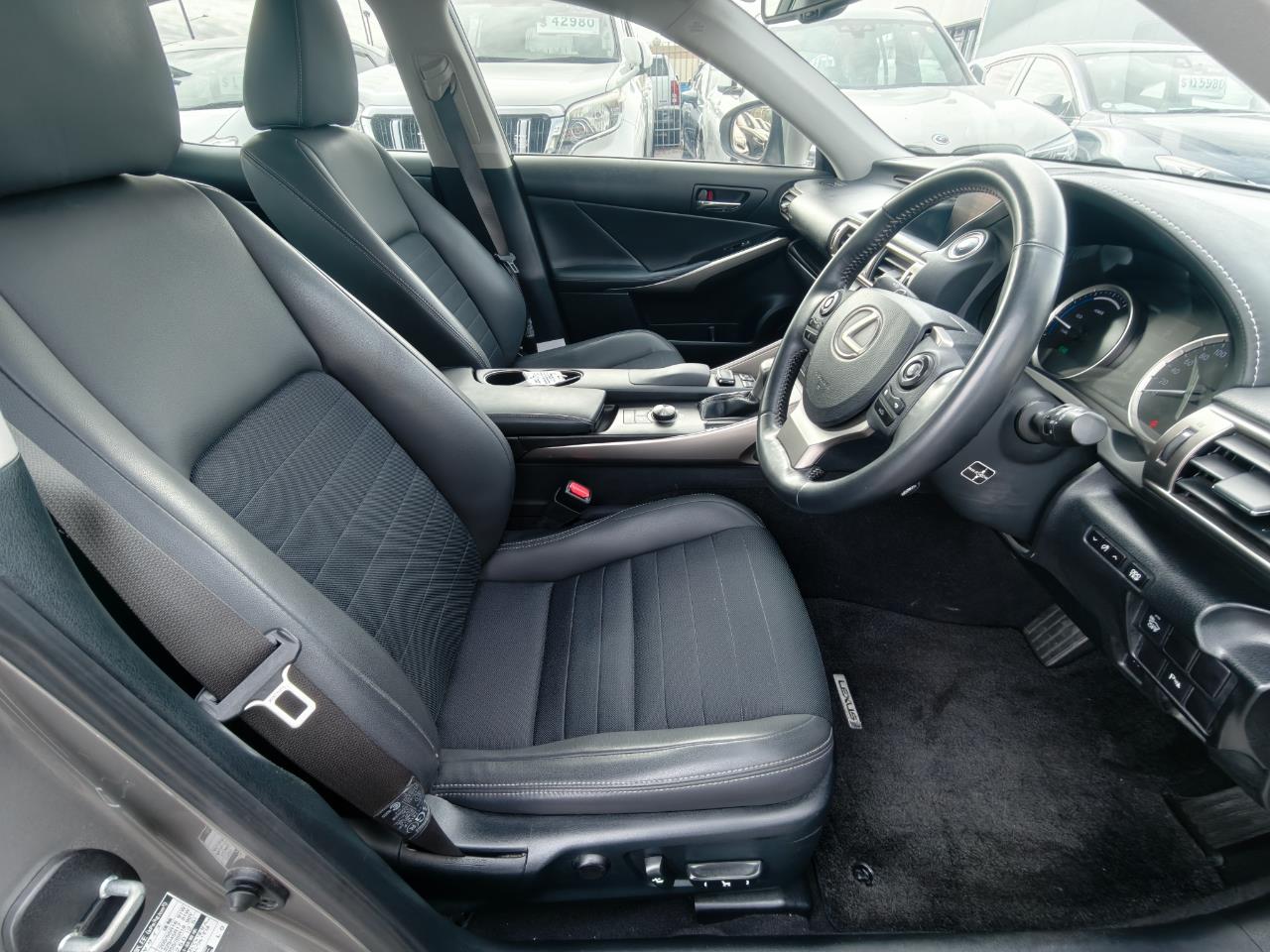 2014 Lexus IS300H