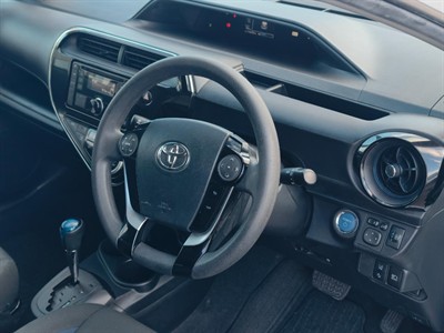 2018 Toyota Aqua - Thumbnail