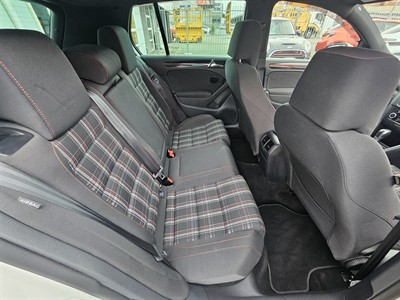 2012 Volkswagen Golf - Thumbnail