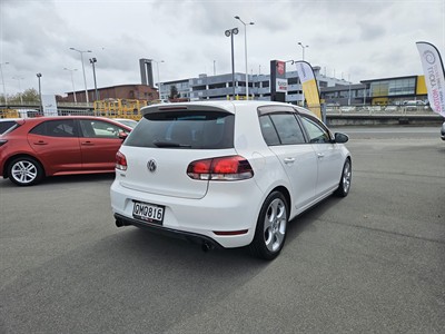 2012 Volkswagen Golf - Thumbnail