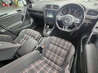 2012 Volkswagen Golf - Thumbnail
