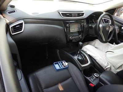 2014 Nissan X-TRAIL - Thumbnail