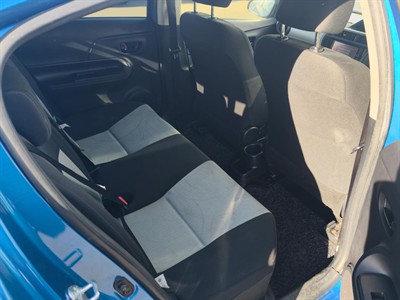 2013 Toyota Aqua - Thumbnail