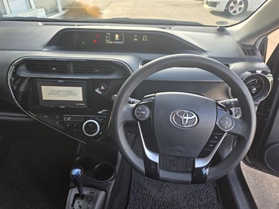 2018 Toyota Aqua - Thumbnail