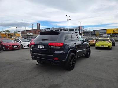 2016 Jeep Grand Cherokee - Thumbnail