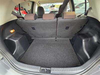 2012 Toyota Aqua - Thumbnail