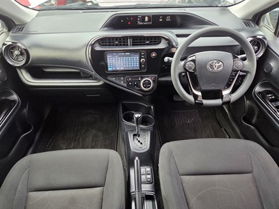 2018 Toyota Aqua - Thumbnail