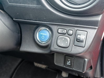 2014 Toyota Aqua - Thumbnail