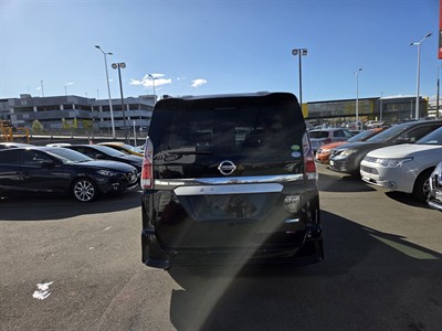 2016 Nissan Serena - Thumbnail