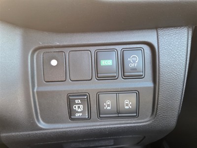 2016 Nissan Serena - Thumbnail