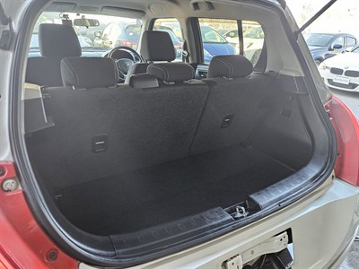 2013 Suzuki SWIFT - Thumbnail