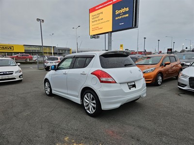 2013 Suzuki SWIFT - Thumbnail