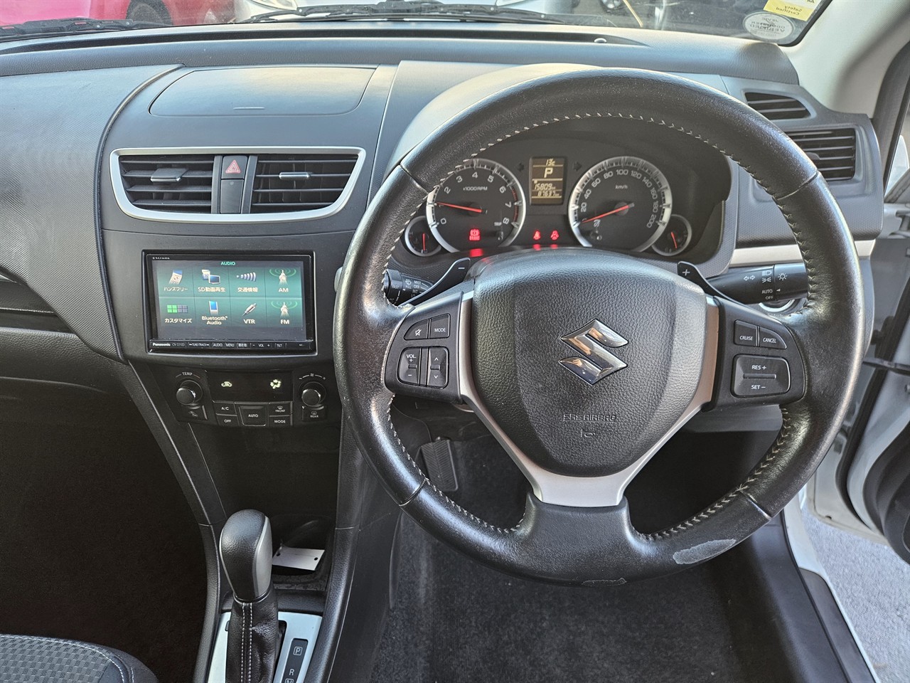 2013 Suzuki SWIFT