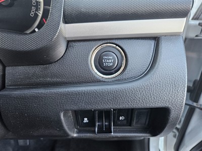 2013 Suzuki SWIFT - Thumbnail