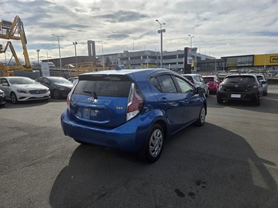 2015 Toyota Aqua - Thumbnail