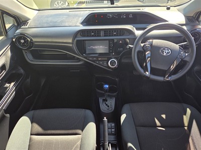2016 Toyota Aqua - Thumbnail
