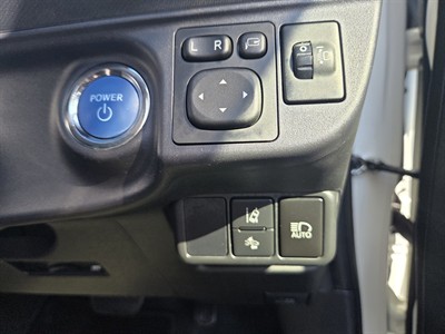 2016 Toyota Aqua - Thumbnail