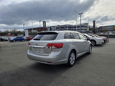 2015 Toyota AVENSIS - Thumbnail